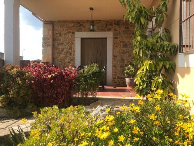 Apartamentos El Jardín del Poeta Guijo de Granadilla Quarto foto
