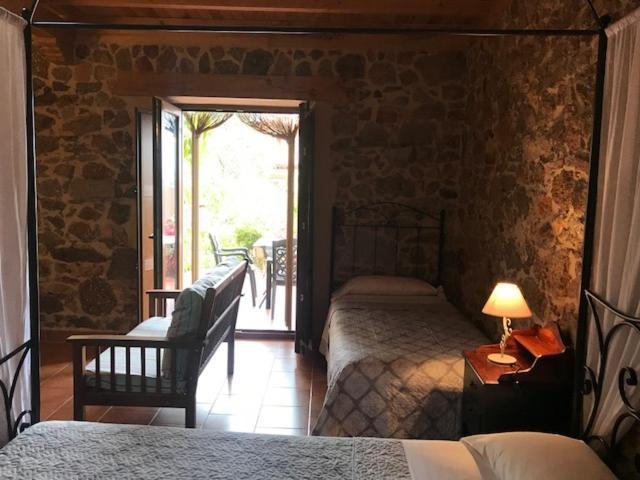 Apartamentos El Jardín del Poeta Guijo de Granadilla Quarto foto